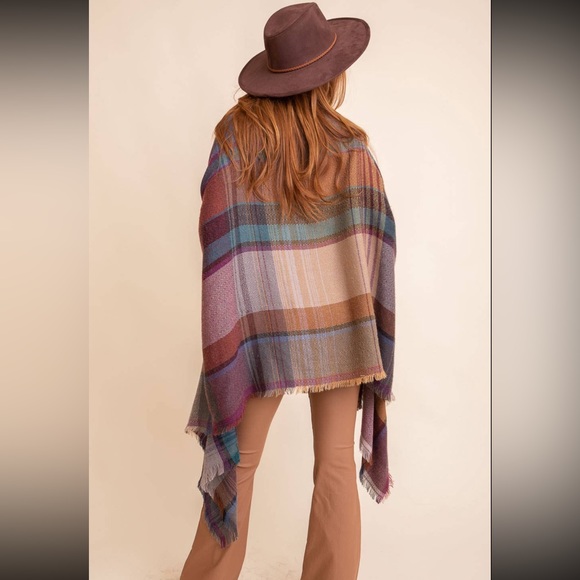 New Three Bird nest Plaid Multicolored Pocket Ruana - Picture 9 of 14